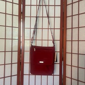 Baggallini Town Bag Cranberry